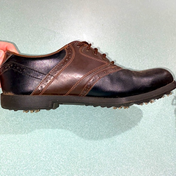 FootJoy 11 1/2 Men's Golfing Oxfords with Soft Spikes - Picture 5 of 9